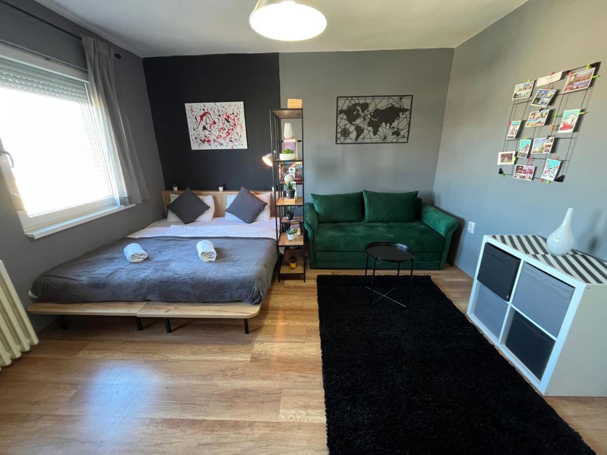 Mickitos City Center Apartment Skopje Extérieur photo