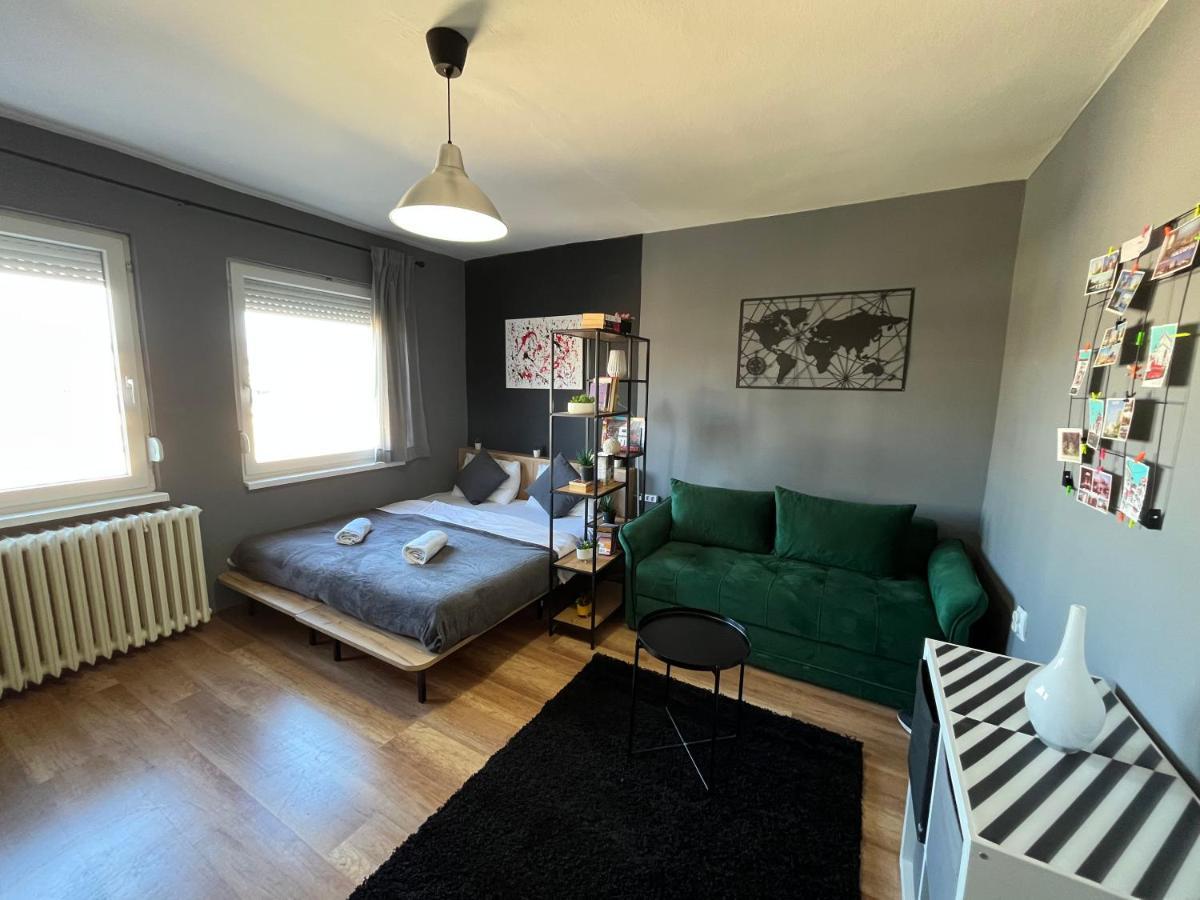 Mickitos City Center Apartment Skopje Extérieur photo