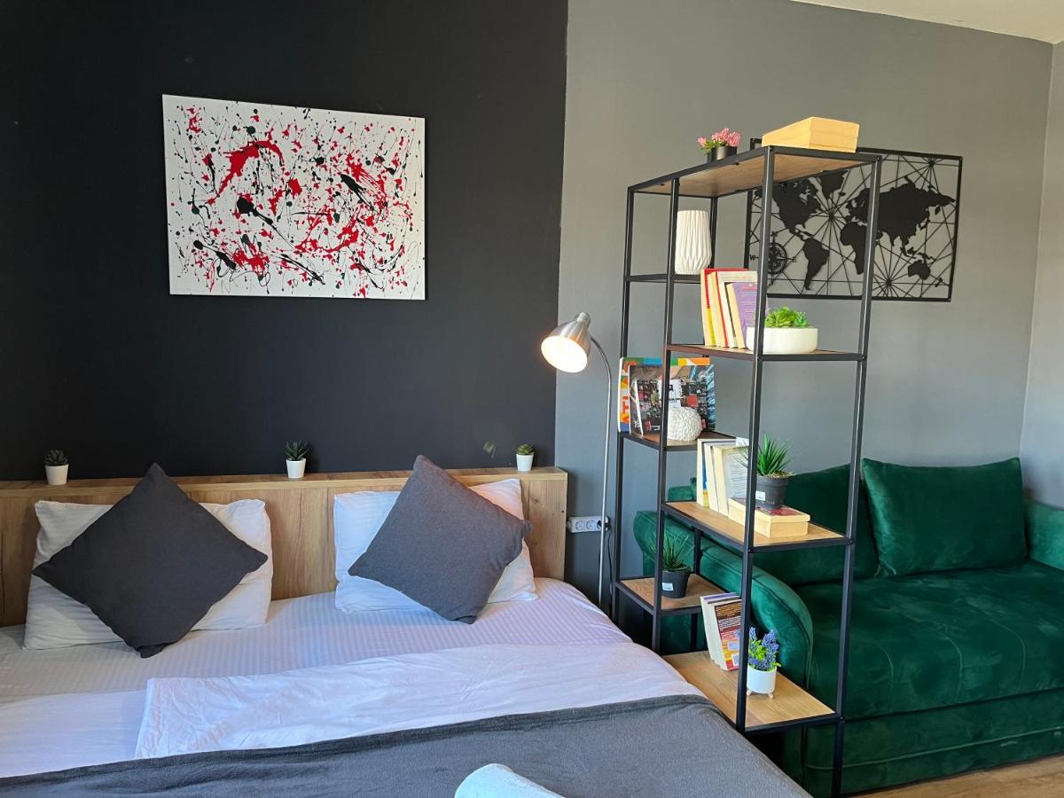 Mickitos City Center Apartment Skopje Extérieur photo