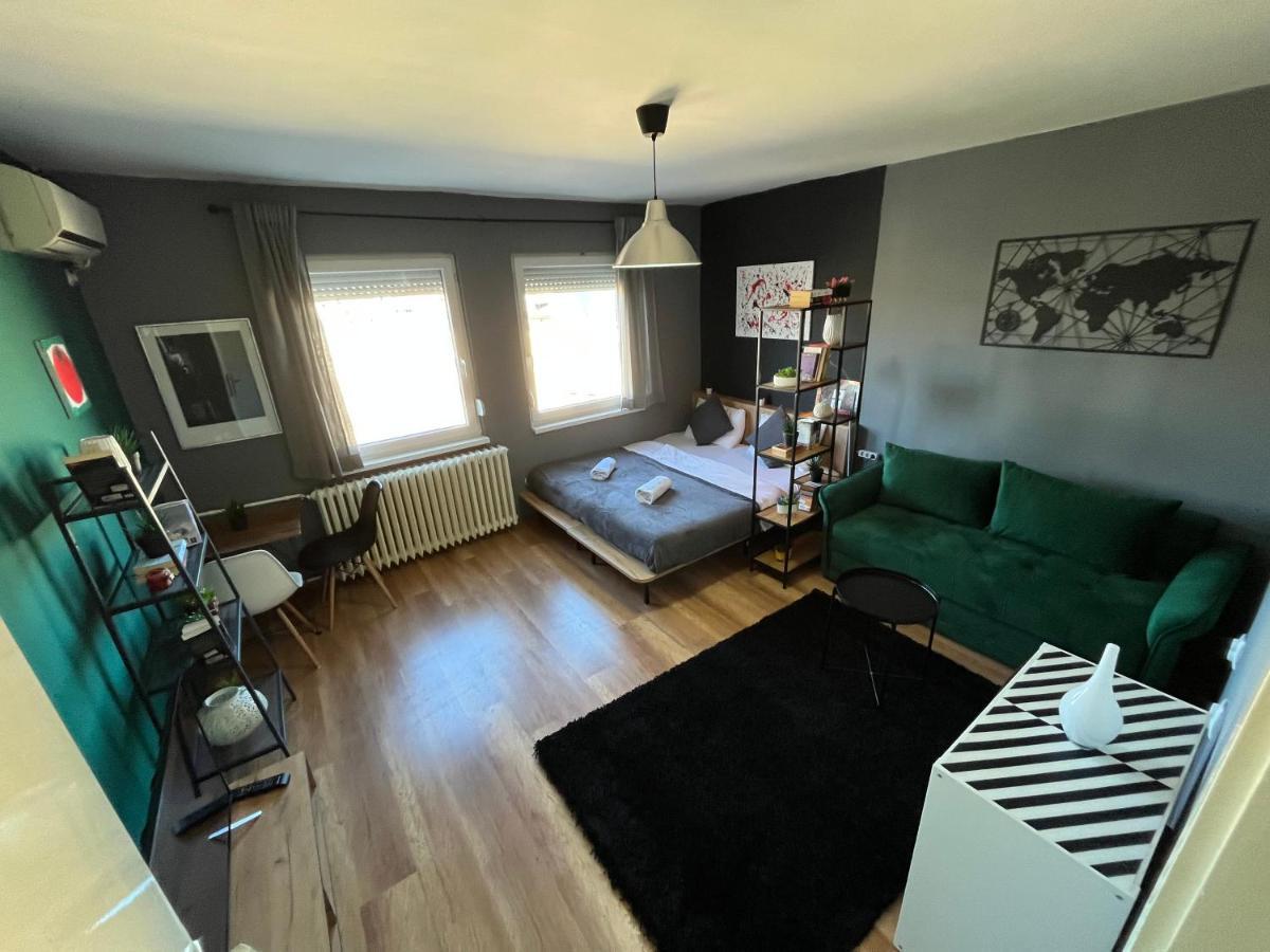 Mickitos City Center Apartment Skopje Extérieur photo