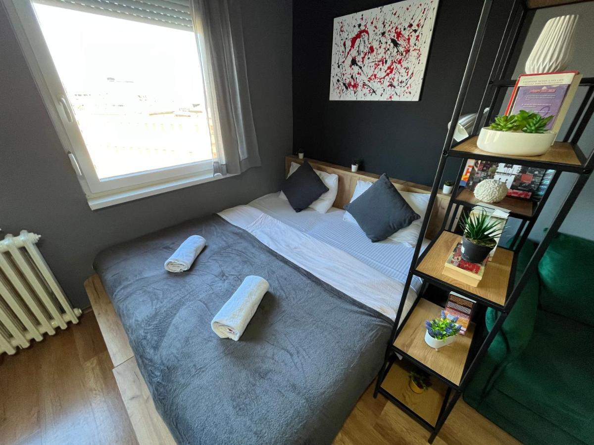 Mickitos City Center Apartment Skopje Extérieur photo